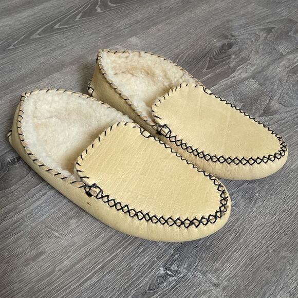 Tan Shearling Leather Wool Moccasins Slippers Foot Furnaces Sz 10M Sheepskin - Picture 1 of 8